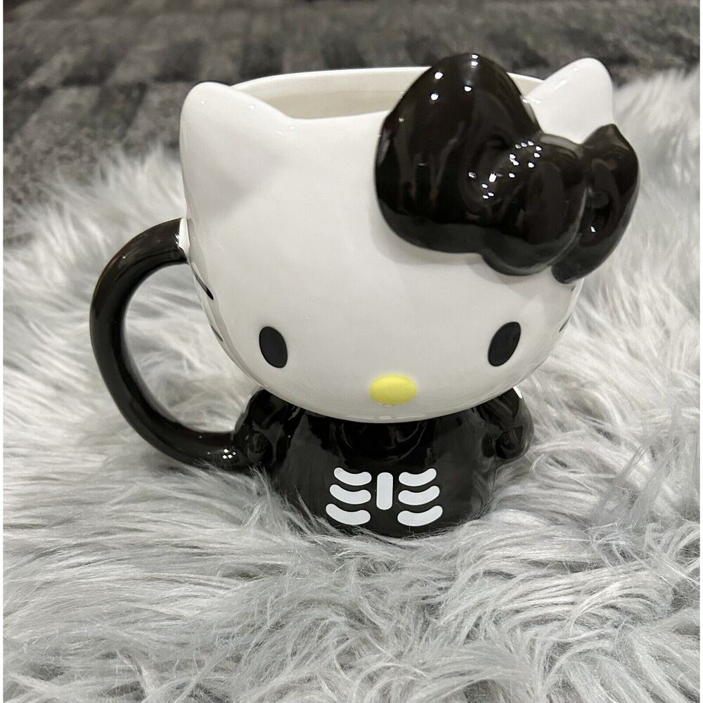 Hello Kitty Halloween Black Skeleton Mug
